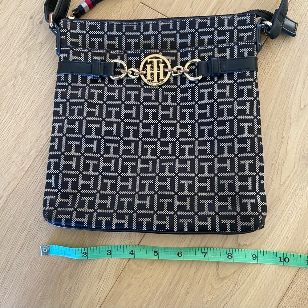 Tommy Hilfiger Monogram Black and Gold Patterned Crossbody Bag - Picture 11 of 13